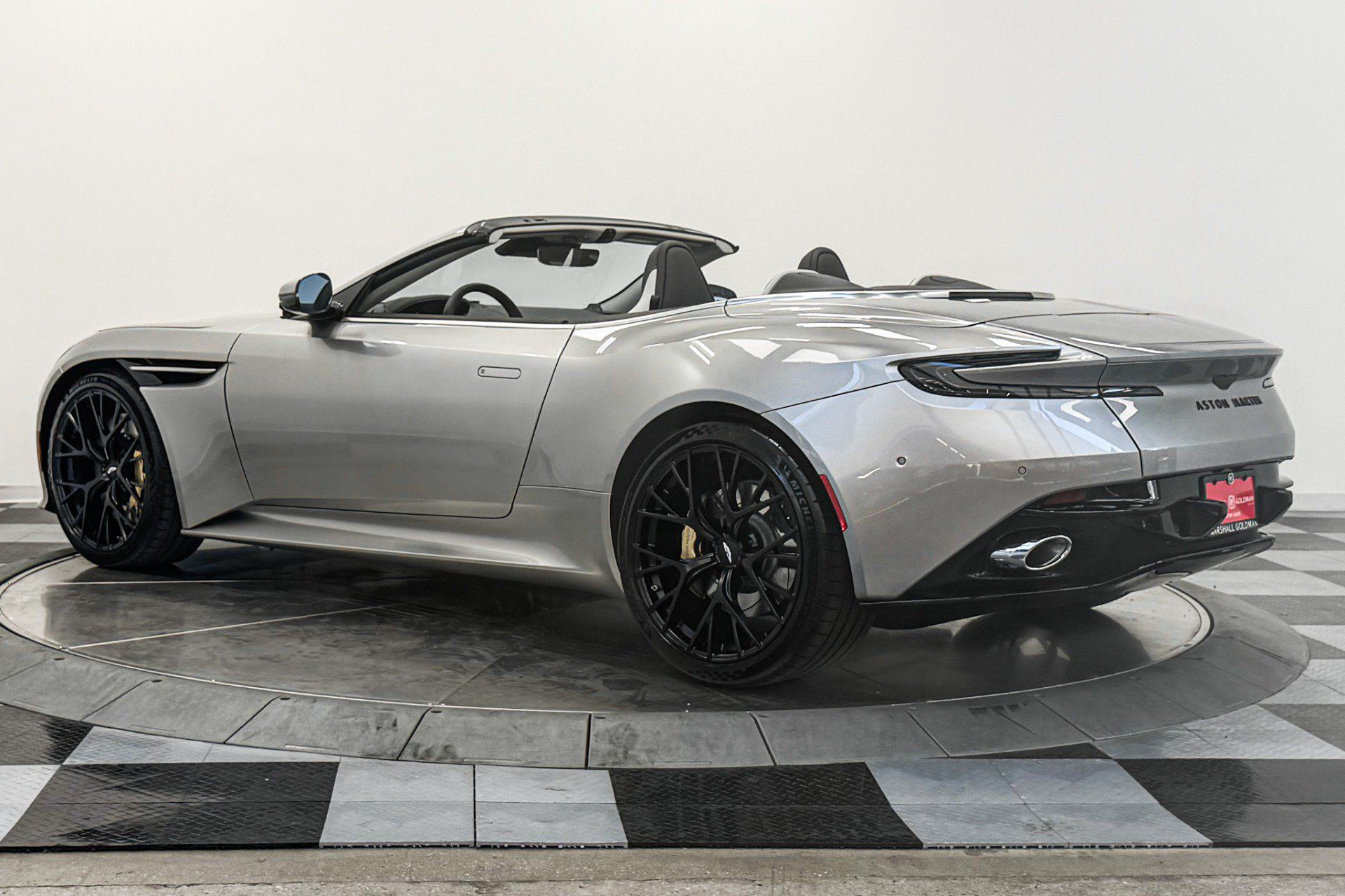 Used 2025 Aston Martin DB12 Convertible RWD image 7