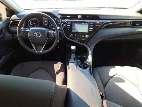 Used 2020 Toyota Camry LE image 12