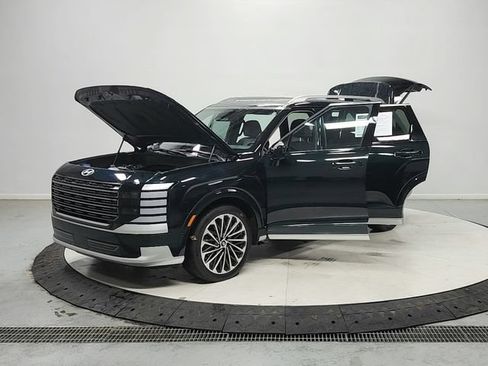 Used 2026 Hyundai Palisade Calligraphy FWD image 12