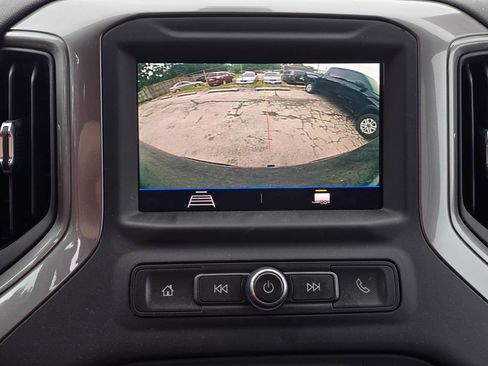 Used 2021 Chevrolet Silverado 1500 Custom Trail Boss AWD/4WD image 16