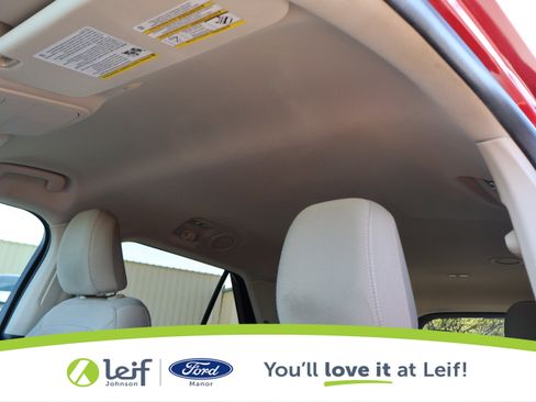 Used 2021 Ford Explorer XLT image 14