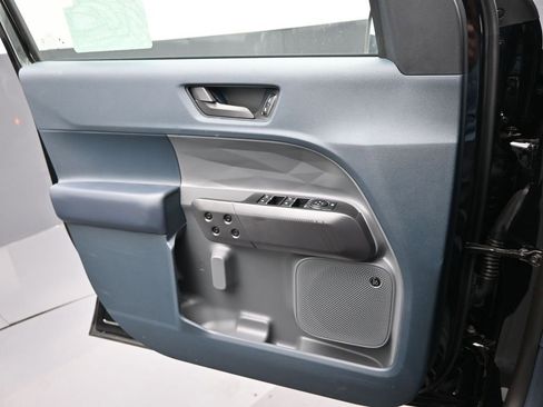 New 2025 Ford Maverick Lariat w/ Black Appearance Package image 19