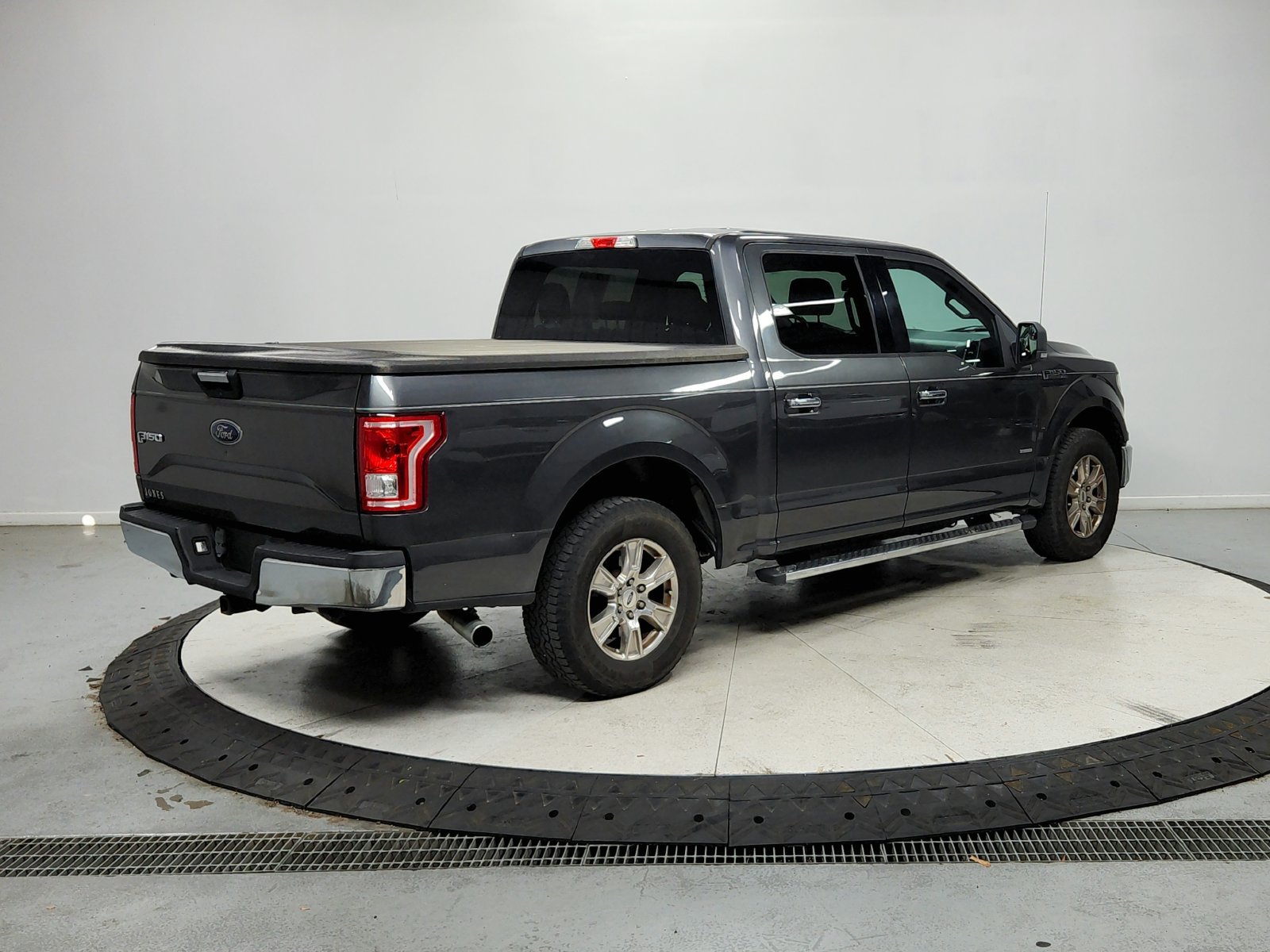 Used 2016 Ford F150 XLT w/ Equipment Group 301A Mid RWD image 8
