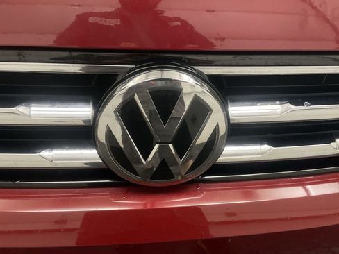 Used 2019 Volkswagen Tiguan SE w/ Panoramic Sunroof Package AWD/4WD image 25