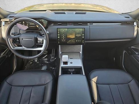 Used 2025 Land Rover Range Rover SV AWD/4WD image 9