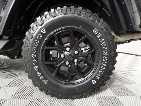 Used 2023 Jeep Gladiator Overland image 28