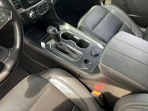 Used 2019 Chevrolet Traverse RS FWD image 18