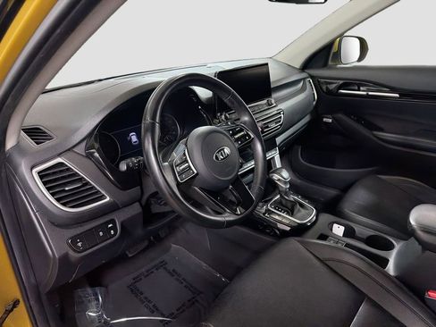 Used 2021 Kia Seltos SX w/ SX Sunroof Package AWD/4WD image 12