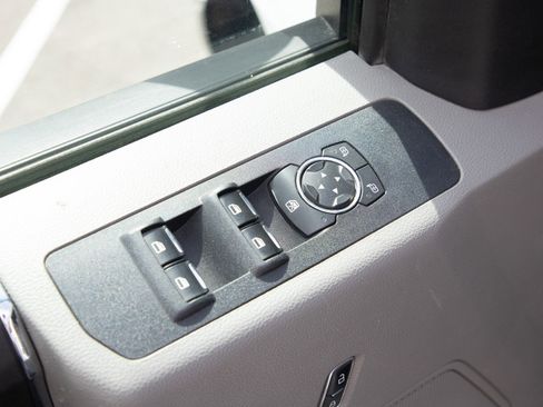 Used 2018 Ford F350 XLT AWD/4WD image 19