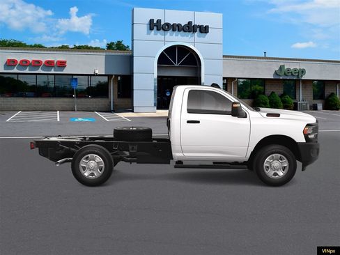 Used 2024 RAM 3500 Tradesman AWD/4WD image 9