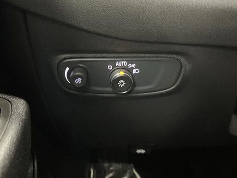 Used 2024 Chevrolet Equinox LT image 23