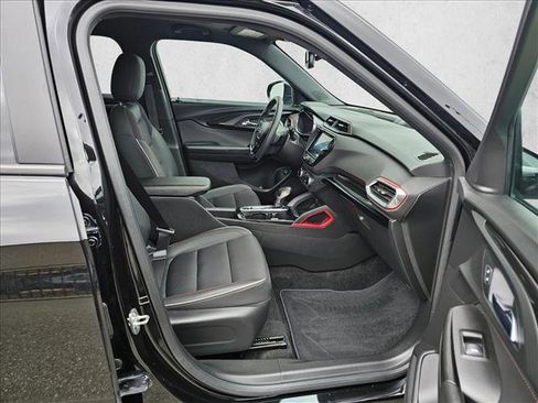 Used 2021 Chevrolet TrailBlazer RS w/ Sun and Liftgate Package image 10