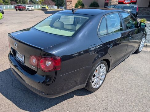 Used 2010 Volkswagen Jetta Wolfsburg Edition FWD image 8