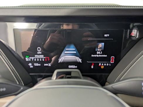 Used 2025 GMC Yukon Denali Ultimate image 13