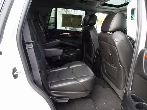 Used 2017 Cadillac Escalade Premium Luxury image 20