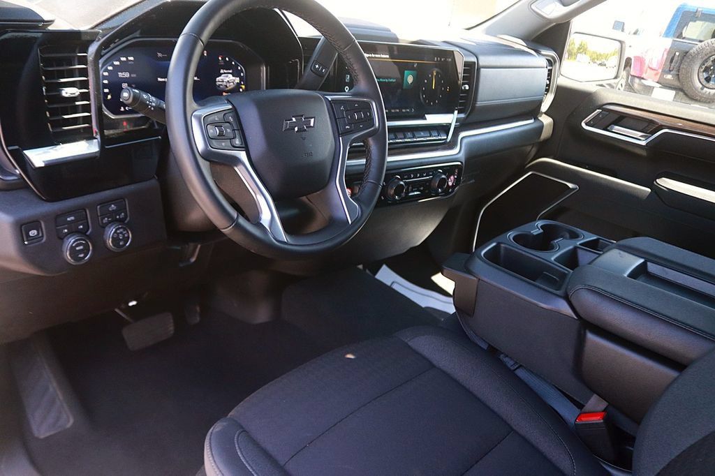Used 2026 Chevrolet Silverado 1500 RST AWD/4WD image 15