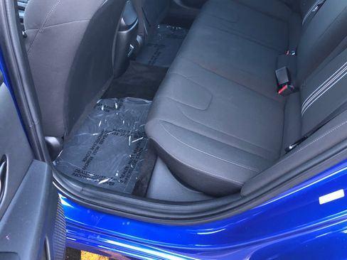 Certified 2025 Hyundai Elantra Sport image 22