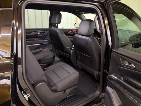 Used 2024 Chevrolet Traverse Z71 AWD/4WD image 16