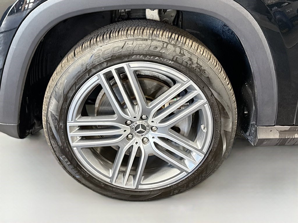 Used 2025 Mercedes-Benz GLS 450 4MATIC image 37