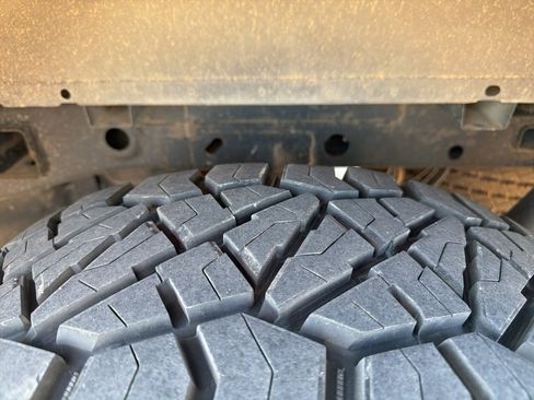 Used 2018 Ford F150 XLT w/ Equipment Group 302A Luxury image 9