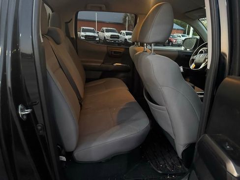 Used 2019 Toyota Tacoma SR5 RWD image 9