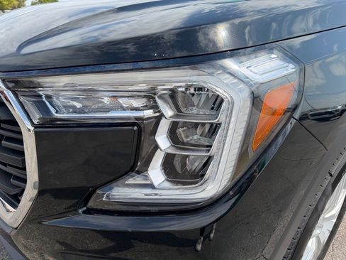 Used 2024 GMC Terrain SLE FWD image 5