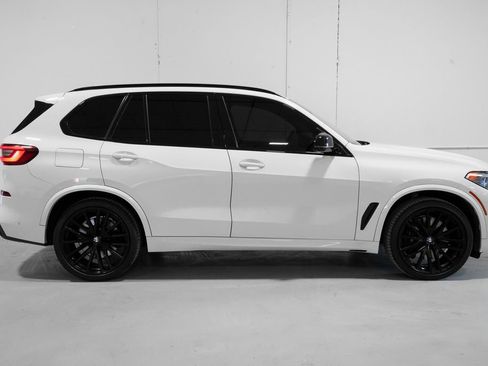 Used 2022 BMW X5 M50i w/ Executive Package image 7