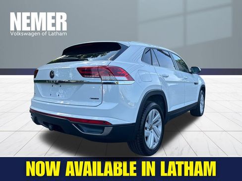 Certified 2023 Volkswagen Atlas Cross Sport SE w/ Panoramic Sunroof Package AWD/4WD image 4