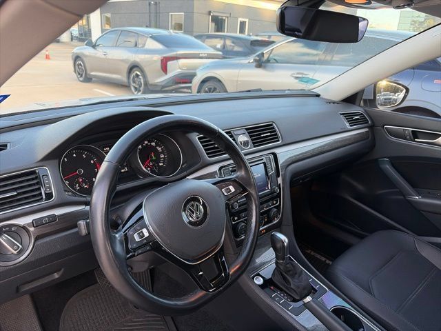 Used 2017 Volkswagen Passat 1.8T SE FWD image 7