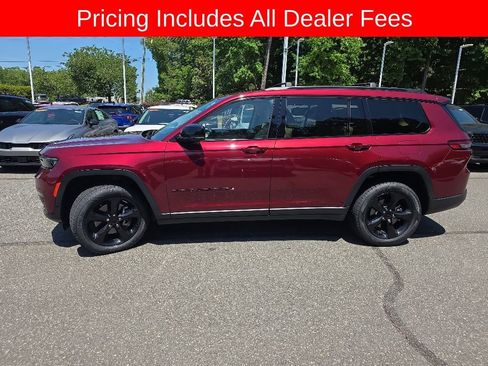 Used 2022 Jeep Grand Cherokee L Limited w/ Black Appearance Package RWD image 3