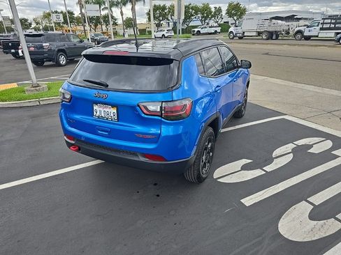 Used 2023 Jeep Compass Trailhawk w/ Trailhawk Elite Group image 11