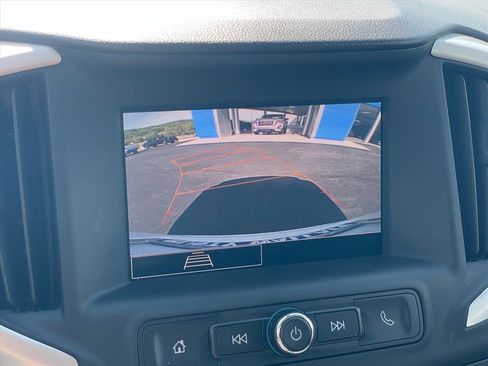 Used 2023 GMC Terrain SLE w/ Elevation Edition FWD image 16