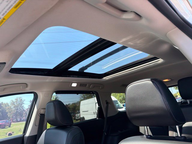 Used 2023 Nissan Pathfinder SL w/ SL Premium Package AWD/4WD image 30