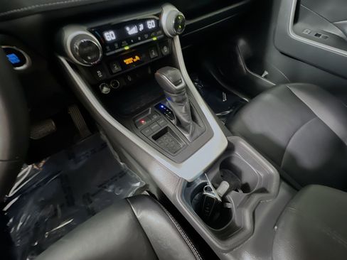 Used 2021 Toyota RAV4 XLE Premium FWD image 25