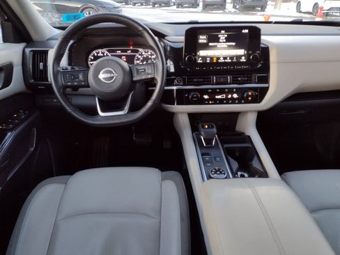 Used 2022 Nissan Pathfinder SL image 21