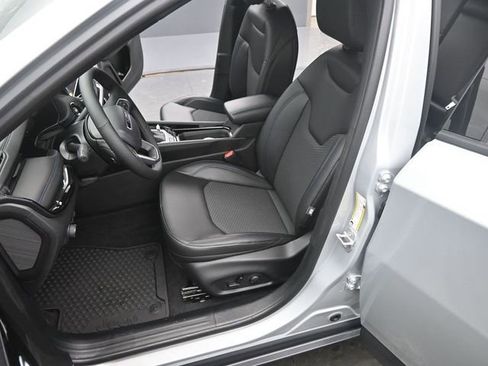 New 2026 Jeep Compass Latitude w/ Sun and Sound Group AWD/4WD image 11