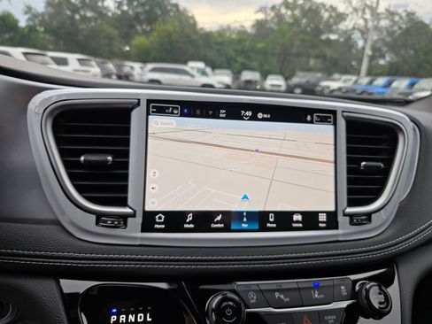 New 2026 Chrysler Pacifica Limited w/ S Appearance Package image 23