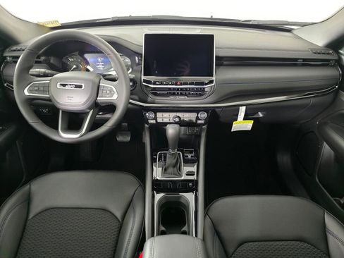 New 2026 Jeep Compass Latitude image 18