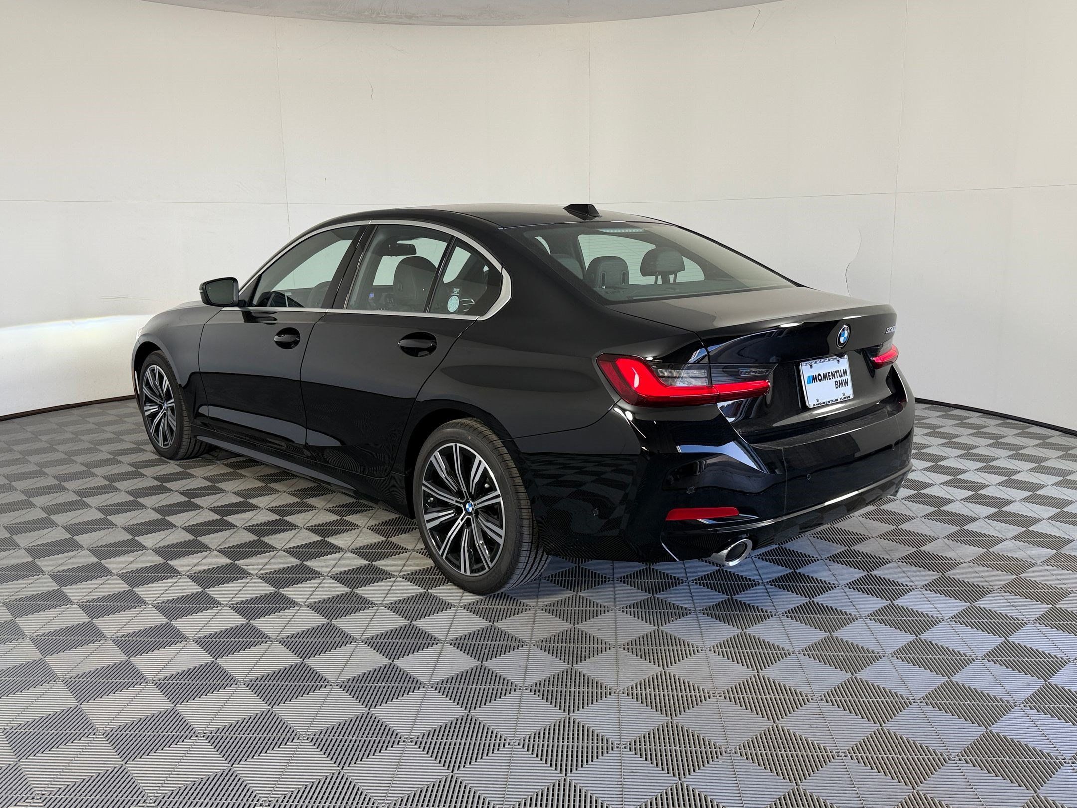 Used 2026 BMW 330i Sedan w/ Premium Package RWD image 3