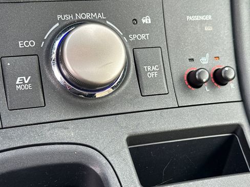 Used 2017 Lexus CT 200h image 19