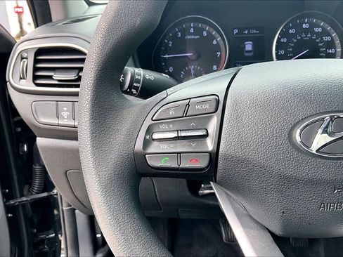 Used 2018 Hyundai Elantra GT FWD image 23