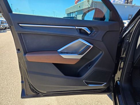 Used 2020 Audi Q3 2.0T Premium Plus w/ Premium Plus Package image 21