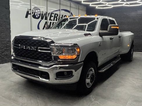Used 2024 RAM 3500 Big Horn AWD/4WD image 3