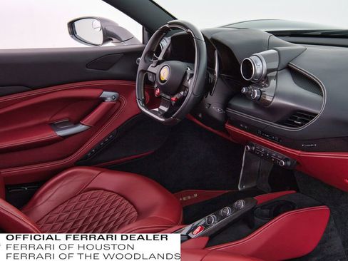 Used 2020 Ferrari F8 Tributo image 18