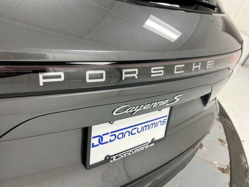 Used 2020 Porsche Cayenne S AWD/4WD image 27