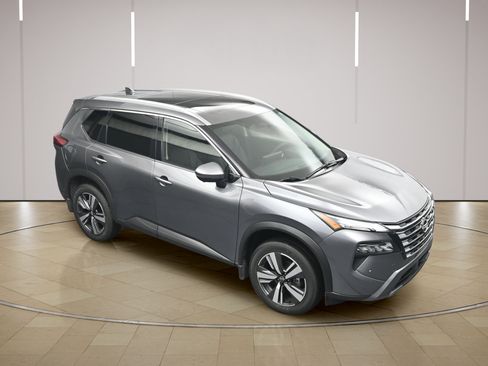 Certified 2025 Nissan Rogue SL w/ SL Premium Package AWD/4WD image 34