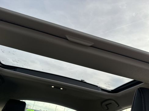 Used 2025 Toyota Prius image 11