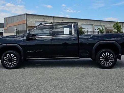 Used 2024 GMC Sierra 2500 Denali Ultimate AWD/4WD image 5