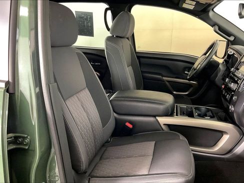 Used 2024 Nissan Titan SV w/ SV Bronze Edition Package RWD image 9