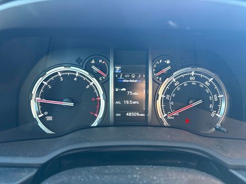 Used 2023 Toyota 4Runner TRD Off-Road Premium w/ Off Road Premium Plus Package AWD/4WD image 30